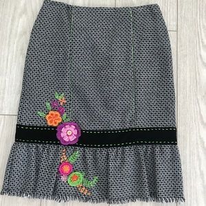 Nanette Lepore tweed skirt. Size: 2